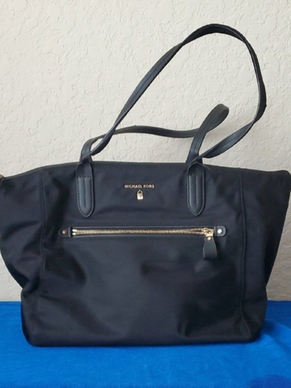Michael Kors Black Nylon Kelsey Large Tote with Front Zip
